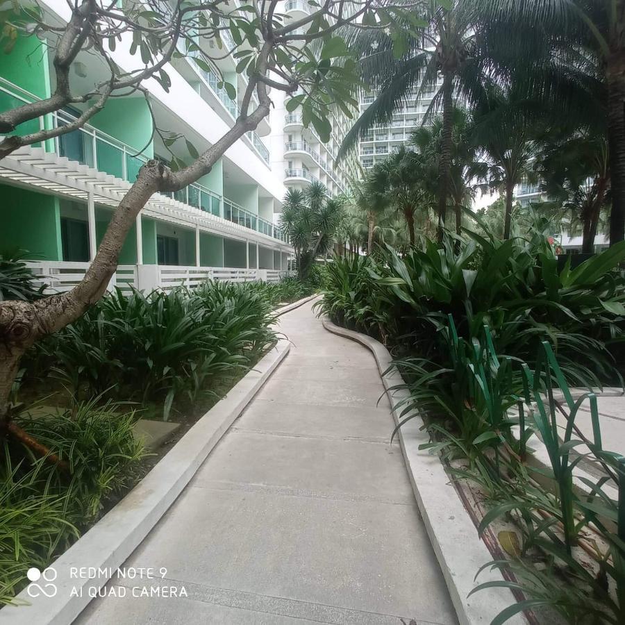 Azure Urban Resort Maui Tower Маніла Екстер'єр фото