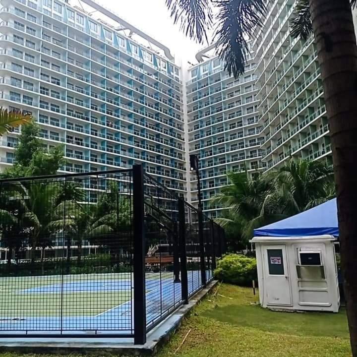 Azure Urban Resort Maui Tower Маніла Екстер'єр фото